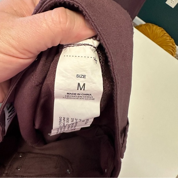 YMI Burgundy Skinny Pants Size Medium - Picture 9 of 9